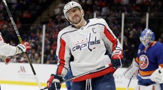 Tatar s krásnou asistenciou, Ovečkin prekonal rekordy legiend Gretzkého a Bossyho