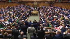 To, o čom sa diskutovalo v salónoch politikov, sa stalo skutočnosťou