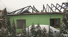 Objavil sa hustý dym a ľudia zachraňovali, čo sa dalo. V malej obci pri Topoľčanoch horel dom mladej rodiny