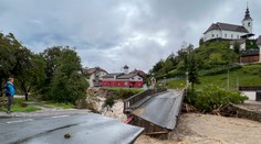 Povodne naďalej ničia Slovinsko. Na jednej z riek sa pretrhla hrádza, stovky ľudí museli evakuovať