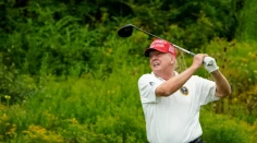 Trump prišiel o svoju obľúbenú zábavu: Hranie golfu sa pre neho stalo nebezpečným