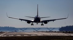 Chaos na letiskách v USA. Pre chybu v systéme zakázali lietadlám vzlietnuť do vzduchu