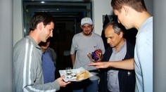 Pápež Lev XIV. bol na Slovensku viackrát. Pri návšteve dokonca ochutnal aj slivovicu