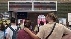 „Katastrofa, na vlak čakáme hodiny.“ Hlavnú stanicu v Bratislave ochromil totálny chaos