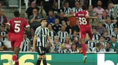 Liverpool musel o tri body srdnato bojovať. Parádny zápas v svätyni Newcastlu urval pre seba v 90. minúte