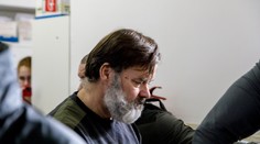 Dušan Dědeček pil na návšteve u syna aj v práci, ukázali detaily obžaloby