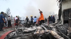 Lietadlo vrazilo do hotela a vzbĺklo. Potvrdených 75 mŕtvych