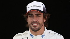 Alonso sa rozlúči na špeciálne nalakovanom monoposte