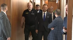 Šéf polície aj minister vnútra na koberčeku. Pre smrteľný útok policajta zvolali mimoriadny výbor