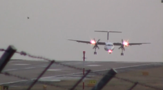 VIDEO: Vietor si urobil z lietadla obyčajnú hračku