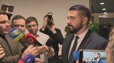 Dva dni, dve rôzne vysvetlenia. Búračka šéfa tajnej služby vyvoláva viacero otáznikov