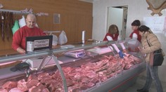 Mäsiarstvo v Leviciach malo predávať poľské mäso: Majiteľ sa bráni, tržby mu už ale klesli