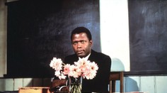 Zomrel Sidney Poitier, prvý držiteľ Oscara čiernej pleti za hlavnú úlohu