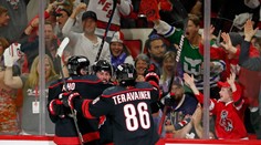 Carolina zdolala Rangers 2:0 a rovnakým pomerom vedie v sérii