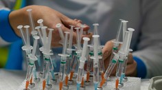 Pri omikrone je trikrát vyššie riziko opätovného nakazenia. Zachytili ho už v 30 krajinách sveta