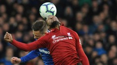 Liverpool zaváhal v Evertone, na čele zostáva City