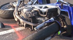 Nehoda v Spišskej Novej Vsi: Motorkár sa čelne zrazil s protiidúcim autom