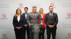 Smer predstavil kandidátku do eurovolieb. Na jej čele sú viaceré známe tváre