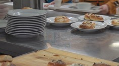 Školské stravovanie je fenomén. Pozrite si, aké jedlá boli v kurze pred 30 rokmi a aké sú dnes