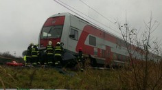 Prvé foto z tragickej zrážky vlaku s autom v Prešove