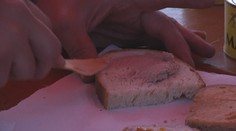 Guláš na hranici nahradil chlieb s nátierkou: Dobrovoľníkov vymenili platení kuchári, no tí sú až v Michalovciach