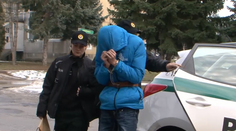 Zvrhlý pedofil z Bánoviec je už vo väzbe, deti pri sexuálnom zneužívaní zväzoval