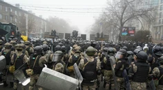 Kazašský prezident prisľúbil "tvrdú" reakciu na masové protesty v krajine