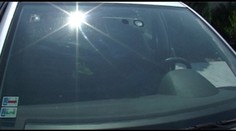 Podnapitý muž prešiel autom svoju družku, zachytil a ťahal ešte 20 metrov