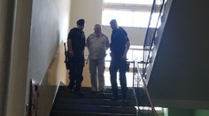 Na Okresnom úrade v Nitre strieľal dôchodca. V bytovke vraj podpálil aj rozvodnú skriňu