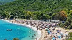 Grécko pred letnou sezónou mení nariadenia. Jedno tvrdo zasiahne ženy, za iné hrozia drakonické pokuty