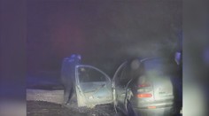 Policajti, ktorí brutálne dokopali postrelené dievča, za mreže nepôjdu