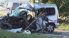 Mladík (†24) narazil do stromu, motor letel z auta niekoľko metrov