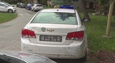 V uliciach sú ich tam odstavené stovky. Košice vyhlásili vojnu autovrakom