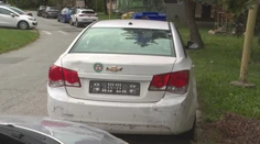 V uliciach sú ich tam odstavené stovky. Košice vyhlásili vojnu autovrakom
