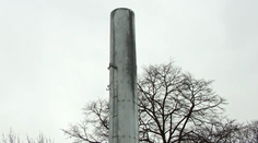 Pred oknami im vyrastá obrovský vysielač. Nikto o ničom nevedel