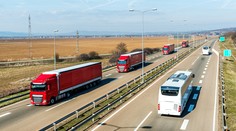 Vláda hovorí o ďalšom zvyšovaní cien. Tentoraz za diaľničné známky a vlakovú dopravu