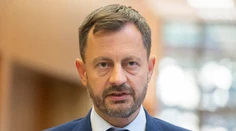 Premiér kritizuje lekárskych odborárov za to, že hrozia výpoveďami. Kollár mu chce dohovoriť