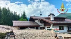 VIDEO: Dedinu v Dolomitoch pohltila zúrivá rieka bahna, trosiek a kameňov. Prehnala sa neuveriteľnou rýchlosťou