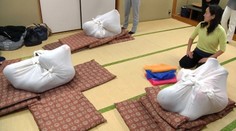 Najnovší hit v Japonsku! Zviažu vás do klbka v plachte a relaxujete