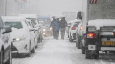 Silné sneženie a mráz prekvapili Grékov. Zatvorili školy a ľudia nevychádzajú z domu