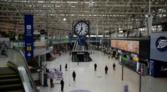 Najväčší štrajk v Británii pokračuje. Železničiari sa s odbormi nedohodli, nepremávajú vlaky ani londýnske metro