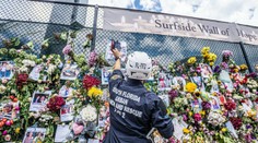 Hasič pod troskami bytovky na Floride našiel telo svojej 7-ročnej dcéry, jeho krok vás dojme