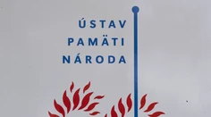 Ústav pamäti národa zverejnil mená vyšetrovateľov ŠtB. Plánuje v tom pokračovať