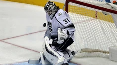 Budaj pomohol LA k víťazstvu v derby, Tatarov gól nestačil Detroitu