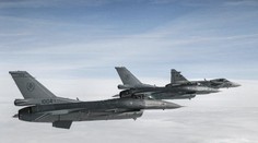 FOTO: Slovenské stíhačky F-16 cvičili s českými strojmi Gripen vzdušný boj