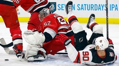 Devils s Tatarom prehrali v Caroline, Černákova Tampa ukončila víťaznú sériu