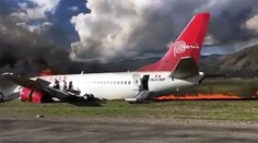 Lietadlo so 141 ľudmi na palube začalo po núdzovom pristátí horieť