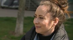 Mladá matka Ivana dostala mŕtvicu, ktorá ju pripútala na lôžko. Napriek tomu rozbieha vlastný biznis