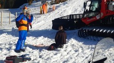 Do napnutého lana ratraku narazil lyžiar, od smrti ho delil centimeter. Očití svedkovia opísali tragédiu