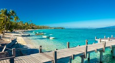 Dovolenkári, ktorí pre pandémiu na pol roka roka uviazli na Tahiti, sa dočkali pomoci